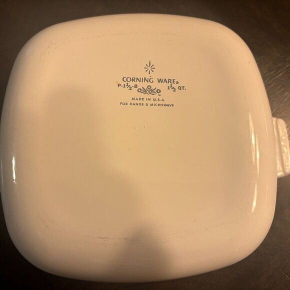 Vintage Corning Ware P-1-B Blue Cornflower 1.5 Qt Casserole - No Lid - Picture 2 of 3